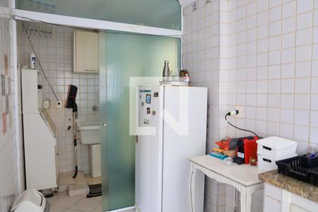 Casa à venda com 520m², 5 quartos e 5 vagas Casa à venda com 520m², 5 quartos e 5 vagasLoft Cozinha