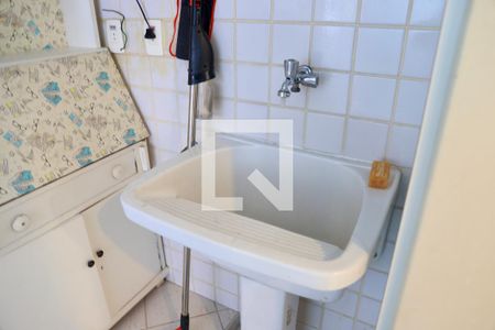 Casa à venda com 520m², 5 quartos e 5 vagas Casa à venda com 520m², 5 quartos e 5 vagasLoft Area de serviço