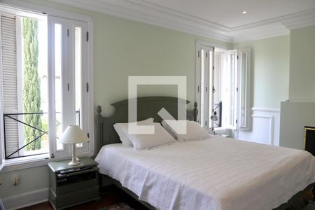 Casa à venda com 520m², 5 quartos e 5 vagas Casa à venda com 520m², 5 quartos e 5 vagasSuíte 2