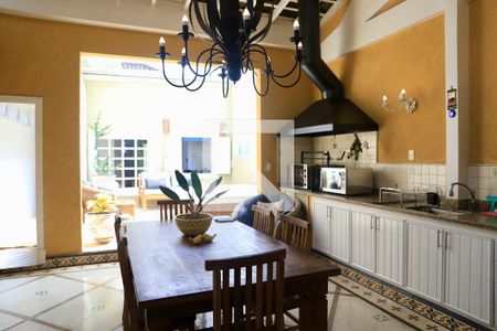 Casa à venda com 520m², 5 quartos e 5 vagas Casa à venda com 520m², 5 quartos e 5 vagasÁrea gourmet