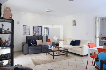 Casa à venda com 520m², 5 quartos e 5 vagas Casa à venda com 520m², 5 quartos e 5 vagasLoft Sala