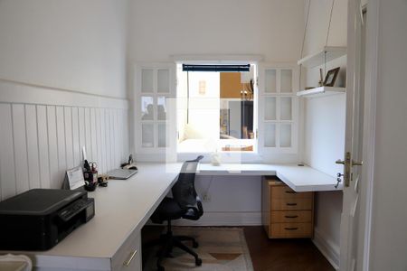 Casa à venda com 520m², 5 quartos e 5 vagas Casa à venda com 520m², 5 quartos e 5 vagasQuarto 2