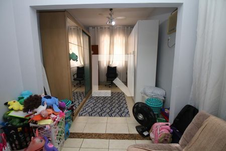 Quarto 2 de casa para alugar com 3 quartos, 300m² em Brás de Pina, Rio de Janeiro