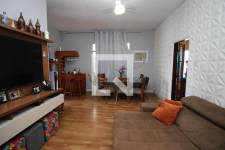 Sala de casa para alugar com 3 quartos, 300m² em Brás de Pina, Rio de Janeiro