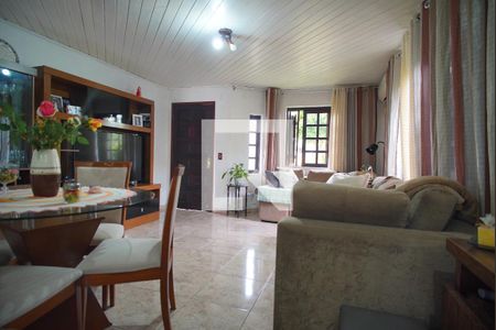 Sala de casa para alugar com 4 quartos, 140m² em Vila Jardim, Porto Alegre