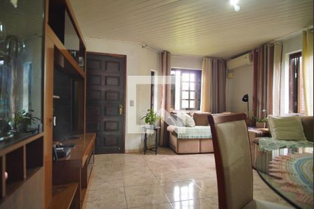 Sala de casa para alugar com 4 quartos, 140m² em Vila Jardim, Porto Alegre