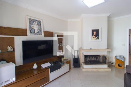 Sala de TV de casa à venda com 4 quartos, 613m² em Morro do Espelho, São Leopoldo