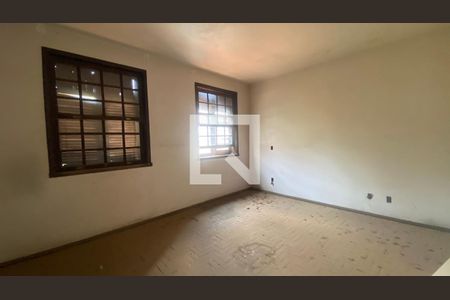 Sala de casa à venda com 3 quartos, 549m² em Vila Paris, Belo Horizonte