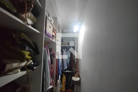 Casa à venda com 187m², 3 quartos e 5 vagas Casa à venda com 187m², 3 quartos e 5 vagasCloset da suíte 1