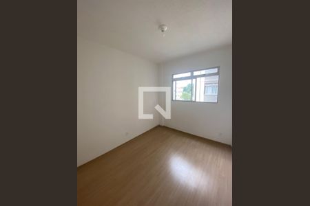 Quarto de apartamento para alugar com 2 quartos, 48m² em Chácaras Califórnia, Contagem