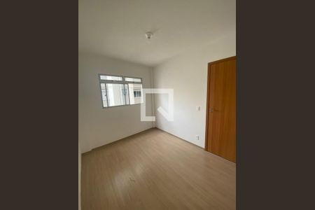 Quarto de apartamento para alugar com 2 quartos, 48m² em Chácaras Califórnia, Contagem