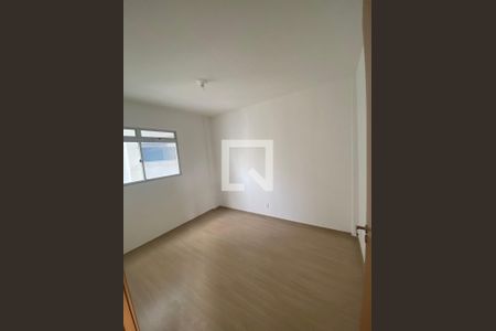 Quarto de apartamento para alugar com 2 quartos, 48m² em Chácaras Califórnia, Contagem