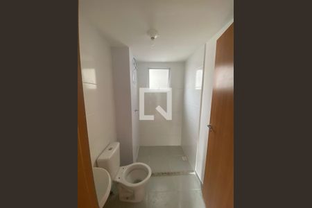 Banheiro de apartamento para alugar com 2 quartos, 48m² em Chácaras Califórnia, Contagem