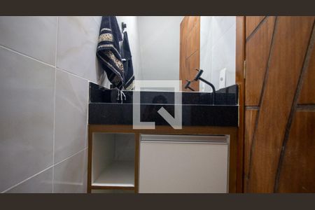 Lavabo de casa de condomínio à venda com 3 quartos, 130m² em Vargem Pequena, Rio de Janeiro