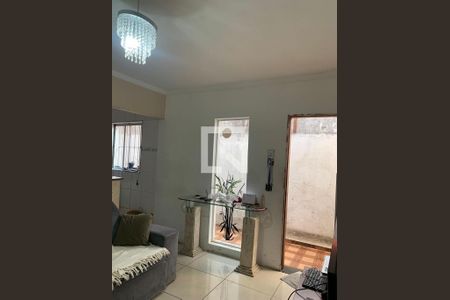 Casa à venda com 120m², 3 quartos e 2 vagasFoto 02