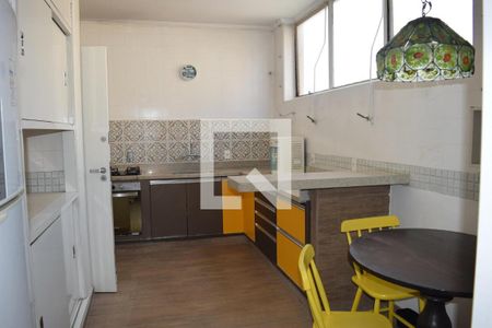 Apartamento à venda com 4 quartos, 215m² em Cambuí, Campinas