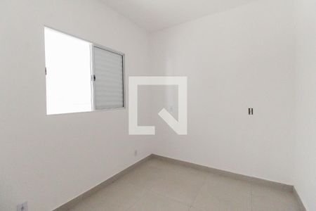 Quarto 1 de apartamento para alugar com 2 quartos, 40m² em Vila Taquari, São Paulo