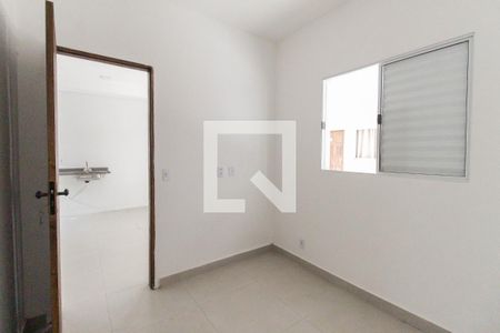 Quarto 1 de apartamento para alugar com 2 quartos, 40m² em Vila Taquari, São Paulo