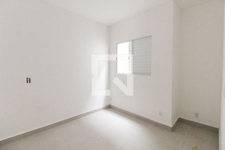 Quarto 2 de apartamento para alugar com 2 quartos, 40m² em Vila Taquari, São Paulo