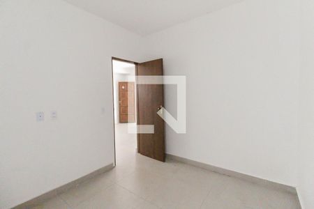 Quarto 2 de apartamento para alugar com 2 quartos, 40m² em Vila Taquari, São Paulo