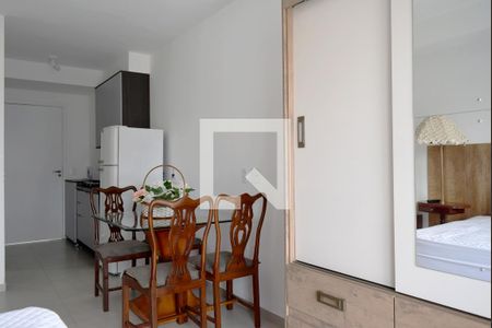 Quarto/Sala integrados de kitnet/studio para alugar com 1 quarto, 28m² em Pinheiros, São Paulo