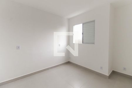 Quarto 1 de apartamento para alugar com 2 quartos, 40m² em Vila Taquari, São Paulo