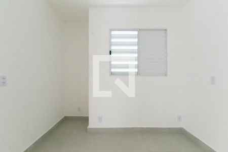 Quarto 1 de apartamento para alugar com 2 quartos, 40m² em Vila Taquari, São Paulo