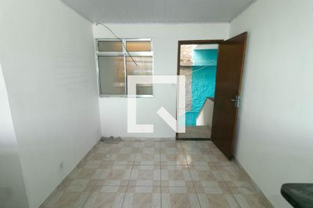 Kitnet/Studio para alugar com 1 quarto, 35m² em Jardim Olavo Bilac, Duque de Caxias