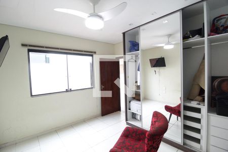 Quarto de casa para alugar com 3 quartos, 0m² em Nossa Senhora Aparecida, Uberlândia