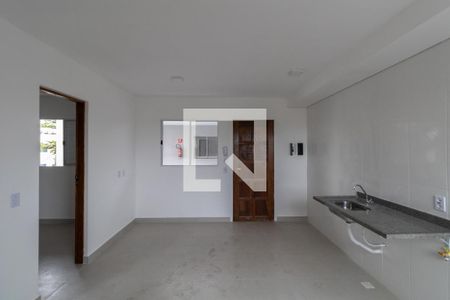 Sala e Cozinha de apartamento para alugar com 2 quartos, 40m² em Vila Taquari, São Paulo