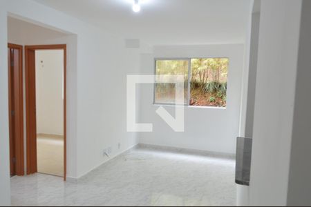 Sala de apartamento para alugar com 2 quartos, 54m² em Taquara, Rio de Janeiro