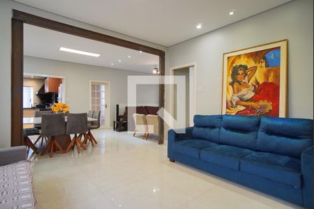 Casa à venda com 309m², 4 quartos e 4 vagasSala