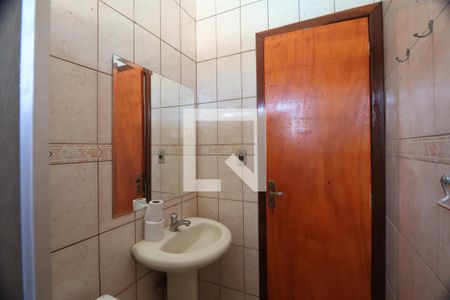 Banheiro de casa à venda com 1 quarto, 67m² em Rio Branco, Canoas