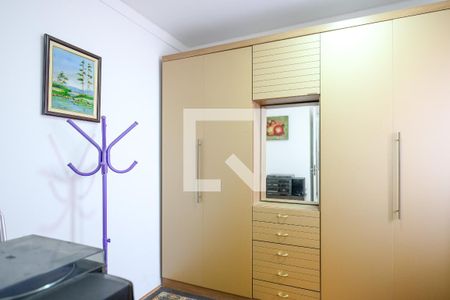 Quarto 2 de apartamento para alugar com 2 quartos, 34m² em Parque Fongaro, São Paulo