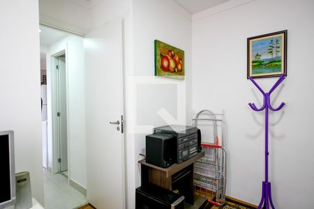 Quarto 2 de apartamento para alugar com 2 quartos, 34m² em Parque Fongaro, São Paulo