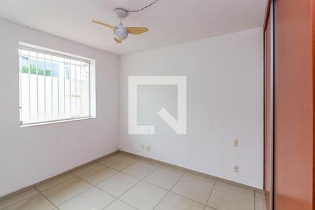 Quarto 2 de casa à venda com 3 quartos, 360m² em Ipiranga, Belo Horizonte