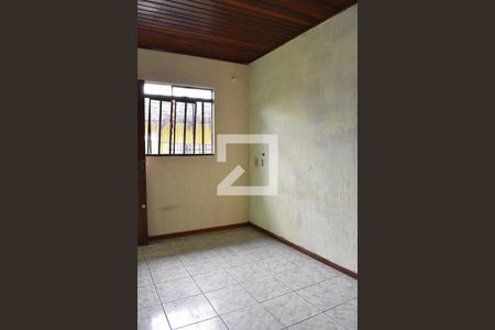 Sala de casa para alugar com 2 quartos, 70m² em Sítio Cercado, Curitiba