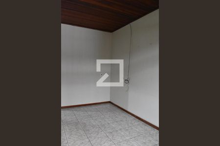 Sala de casa para alugar com 2 quartos, 70m² em Sítio Cercado, Curitiba