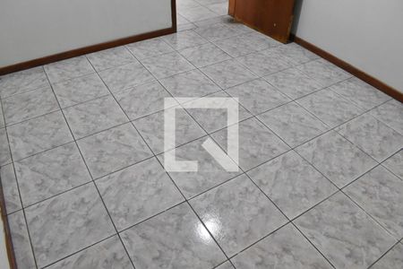 Quarto 2 de casa para alugar com 2 quartos, 70m² em Sítio Cercado, Curitiba