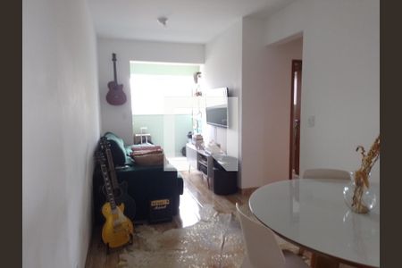 Sala de apartamento à venda com 2 quartos, 60m² em Campestre, Santo André