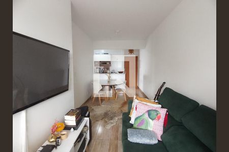 Sala de apartamento à venda com 2 quartos, 60m² em Campestre, Santo André