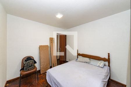 Quarto 1 de apartamento para alugar com 2 quartos, 120m² em Caiçaras, Belo Horizonte