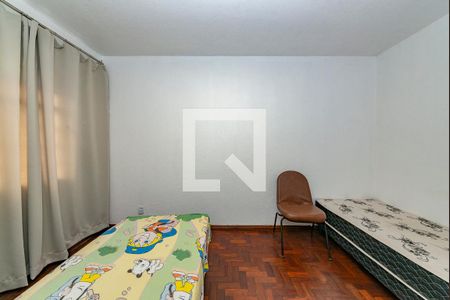 Quarto 2 de apartamento para alugar com 2 quartos, 120m² em Caiçaras, Belo Horizonte