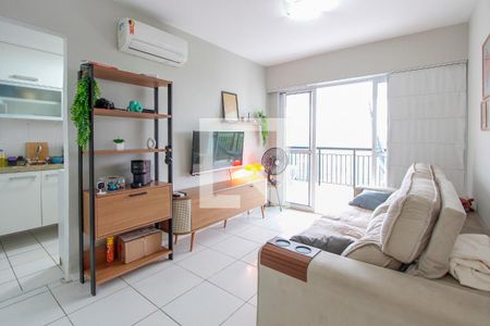 Sala de apartamento à venda com 2 quartos, 70m² em Barra da Tijuca, Rio de Janeiro