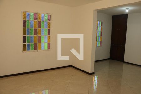 Sala de casa para alugar com 2 quartos, 72m² em Da Luz, Nova Iguaçu