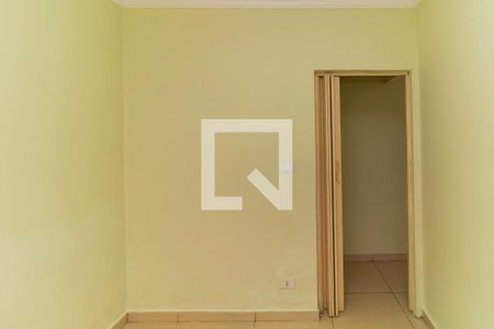 Quarto 2 de casa para alugar com 2 quartos, 150m² em Vila Mercedes, São Paulo