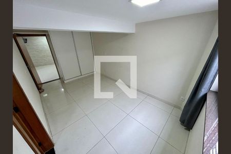 Sala de casa à venda com 5 quartos, 190m² em Carlos Prates, Belo Horizonte