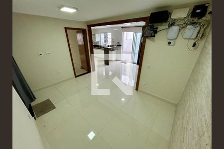 Casa à venda com 190m², 5 quartos e 8 vagasSala