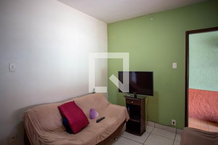 Sala de casa à venda com 3 quartos, 234m² em Pompéia, Belo Horizonte