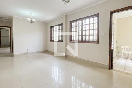 Casa à venda com 117m², 2 quartos e 2 vagasSala